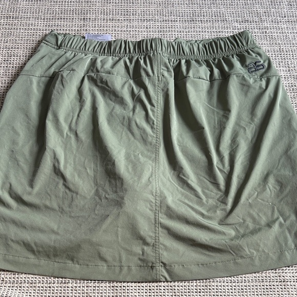 Arctix Women's Active Olive Skirt with Built-in Shorts SZ L - Picture 6 of 8
